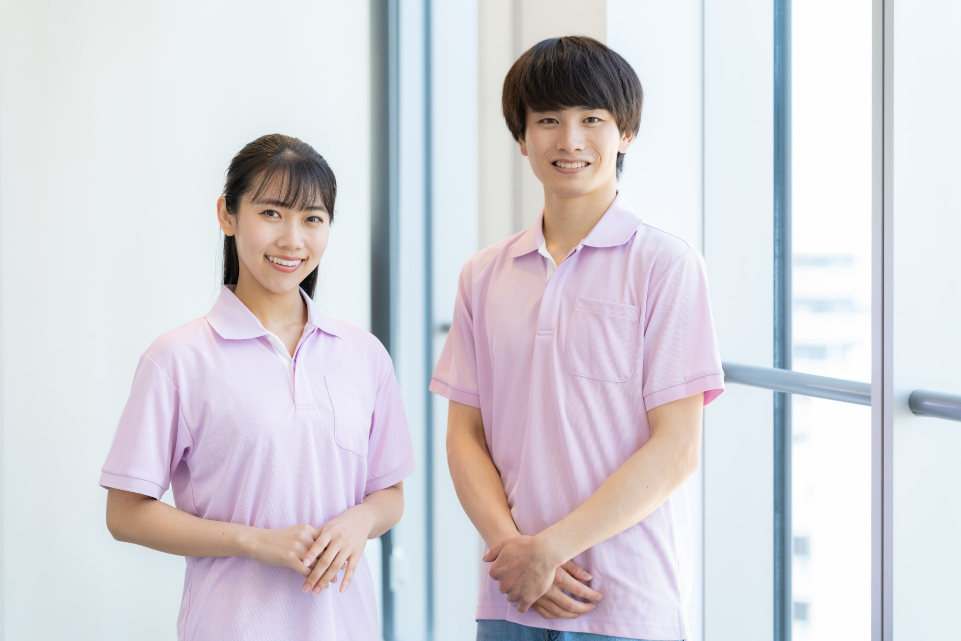 介護士と保育士になるならどちらのほうがいい?将来性や年収、業務内容などの観点から紹介