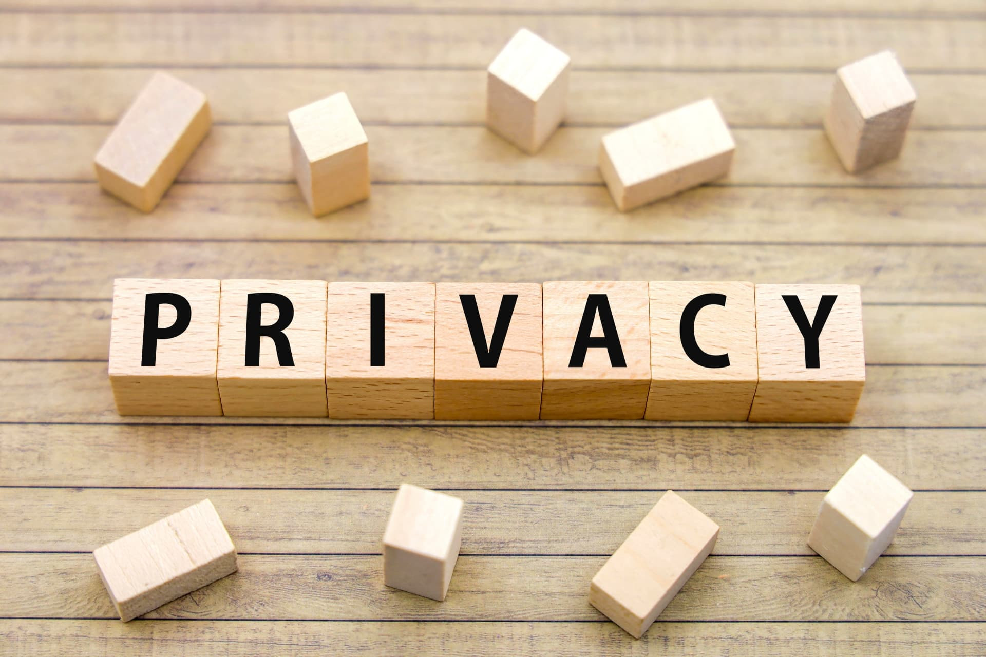 介護現場におけるプライバシー保護について、守秘義務や配慮事項などを解説