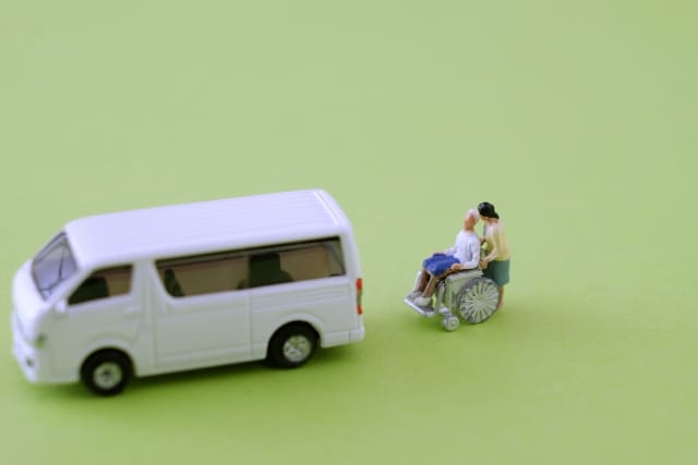 介護タクシーの仕事内容とは?運転手にも資格は必要なの?